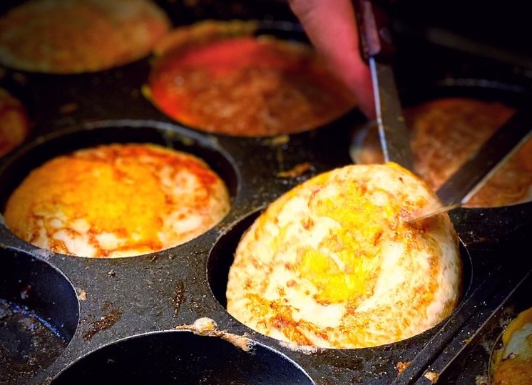 Omomo Egg Burger